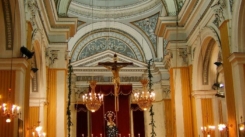 L'interno della Chiesa di San Francesco d'Assisi
