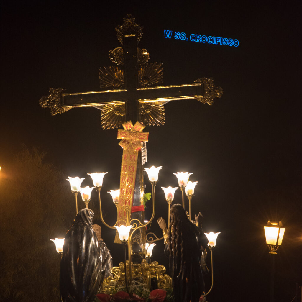 Il Santissimo Crocifisso durante la Processione
